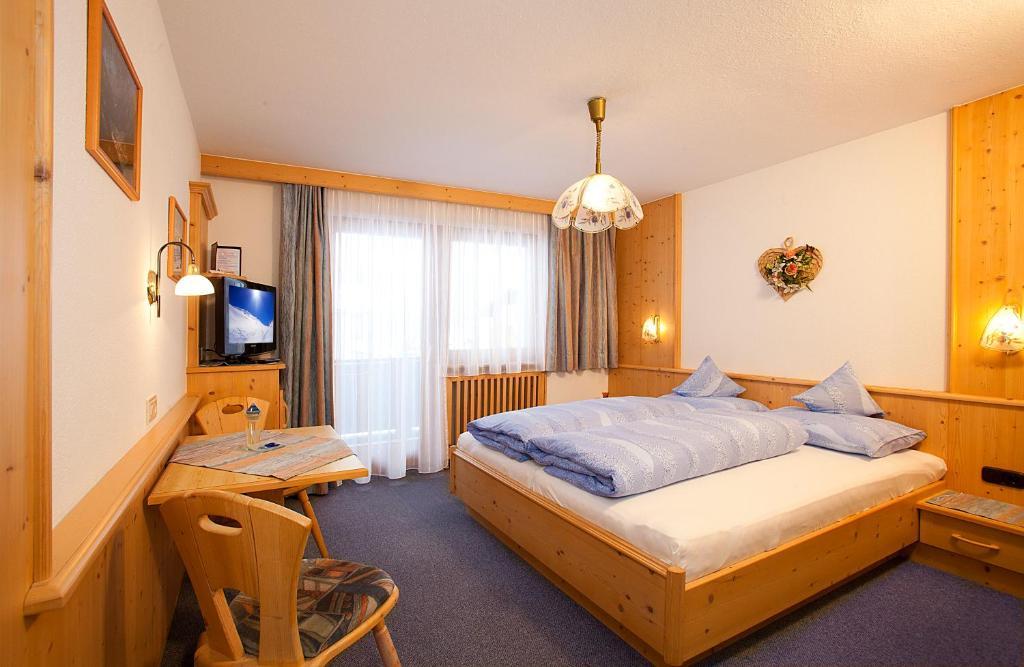 Gaestehaus Helga Längenfeld Kamer foto