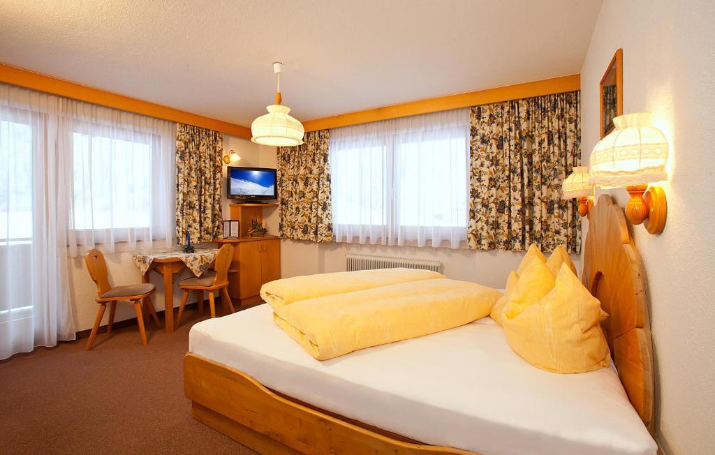 Gaestehaus Helga Längenfeld Kamer foto